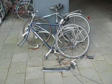 kapotte fietsen van de LBC